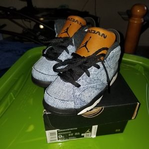 Jordan Retro 6 toddler size 9